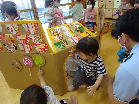 段ボール遊び