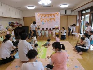 乳児部8月誕生会