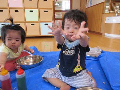 パン粉遊び