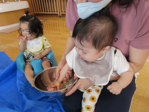 パン粉遊び